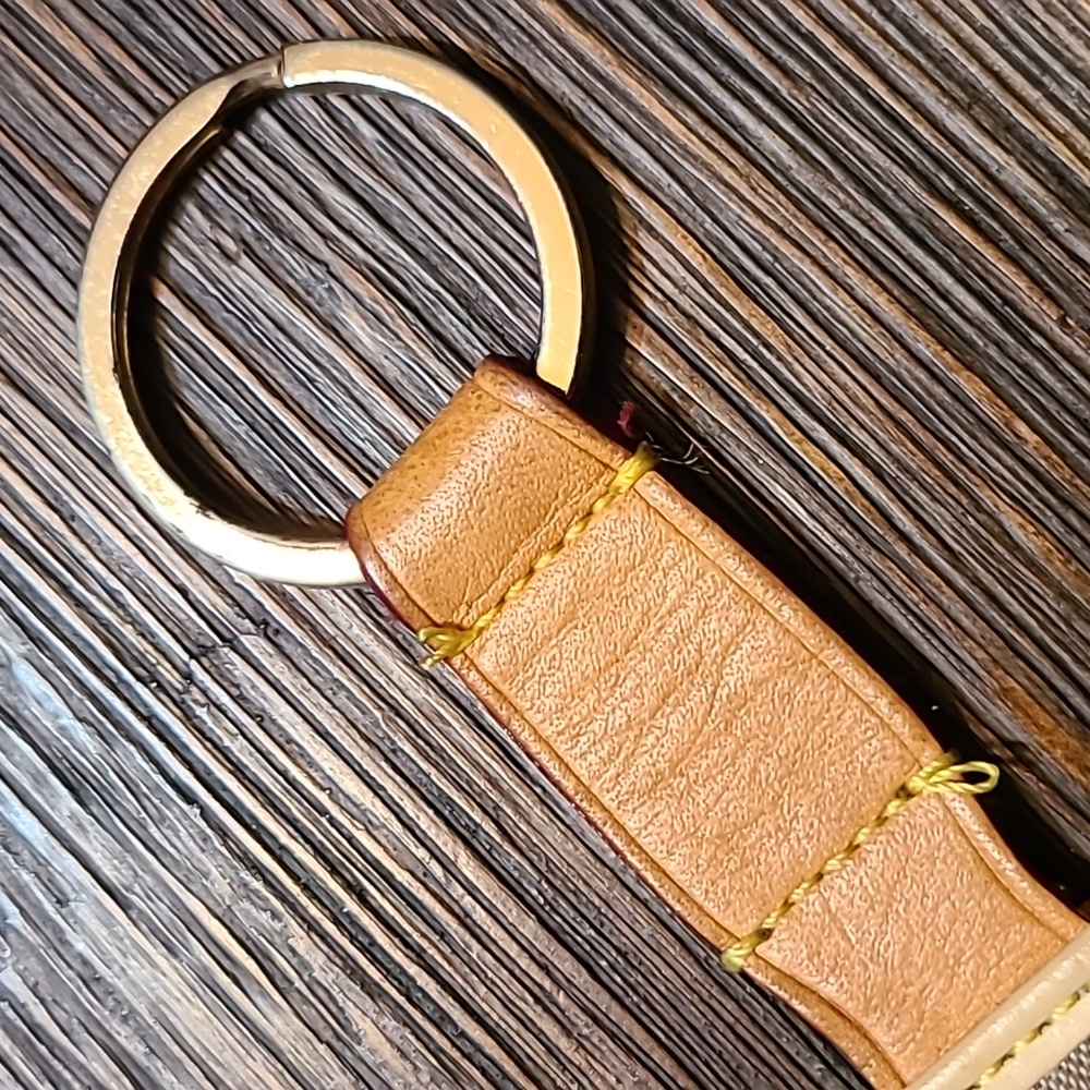 Dooney & Bourke - logo keyfob - Picture 3 of 4